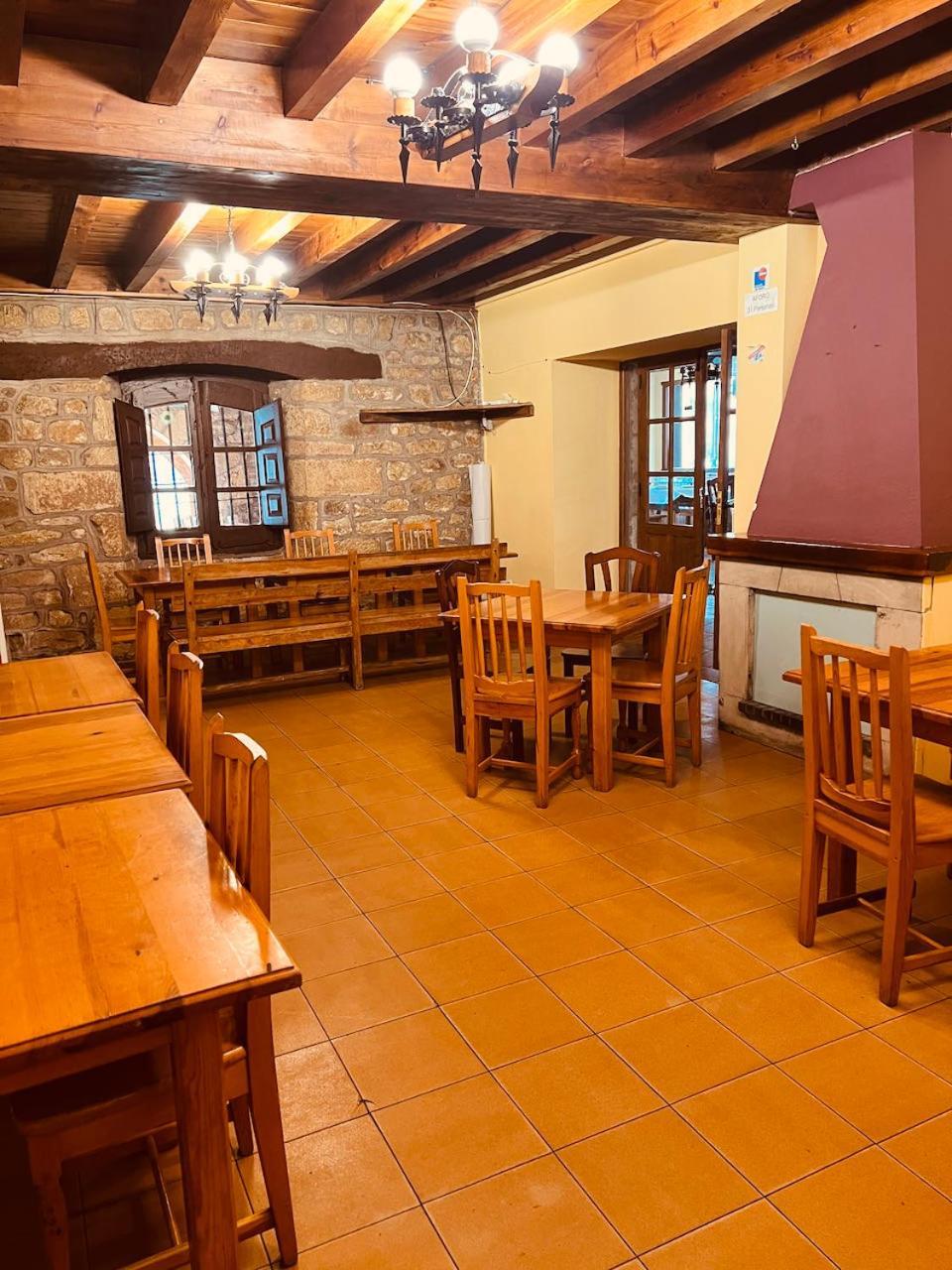Albergue Pinares - La Casona De Revenga Regumiel de la Sierra Exteriör bild