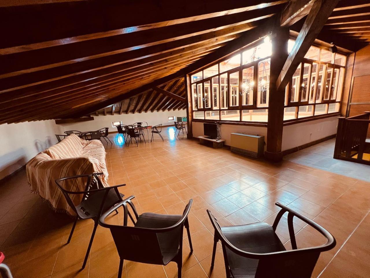 Albergue Pinares - La Casona De Revenga Regumiel de la Sierra Exteriör bild