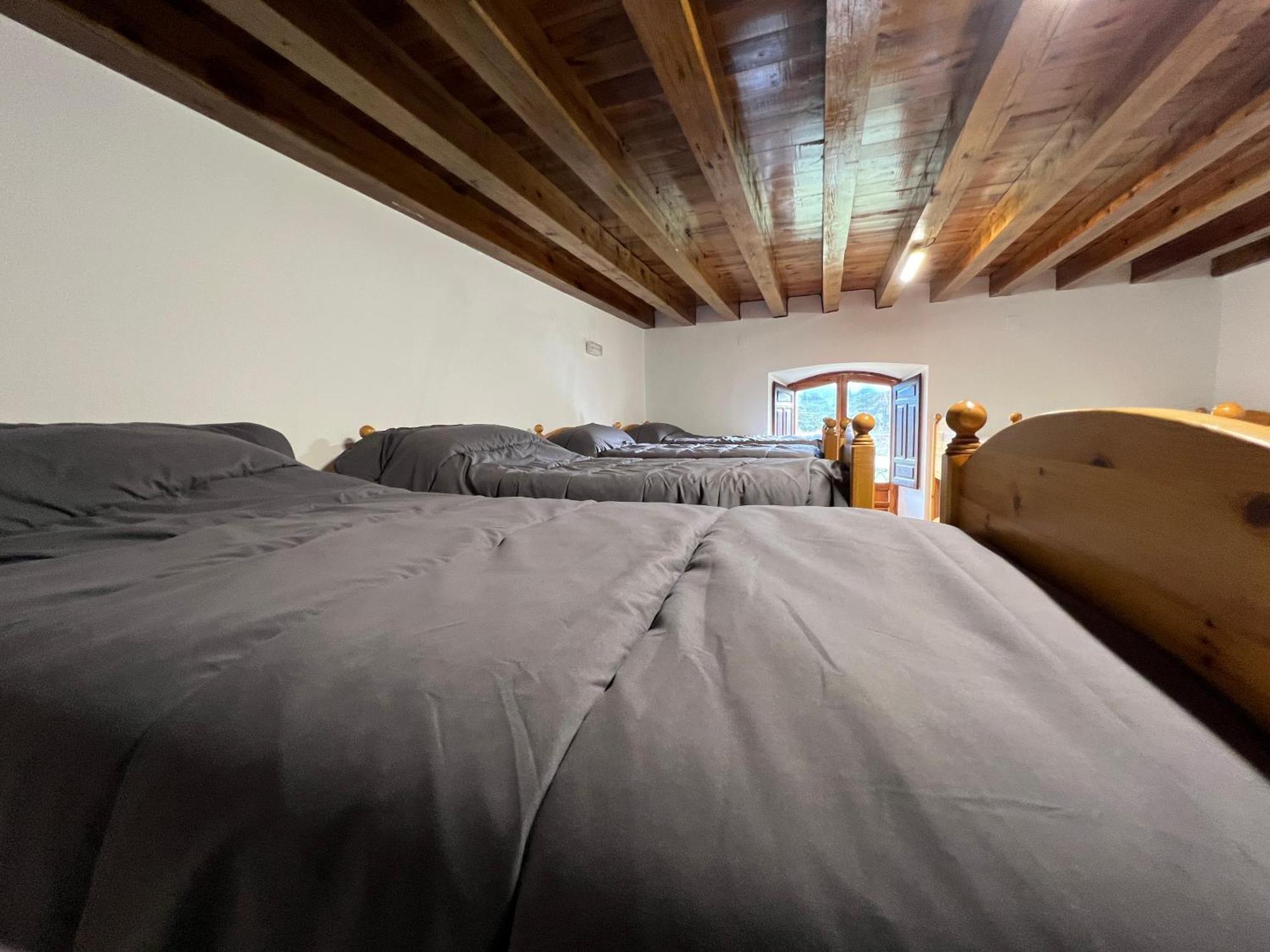 Albergue Pinares - La Casona De Revenga Regumiel de la Sierra Exteriör bild