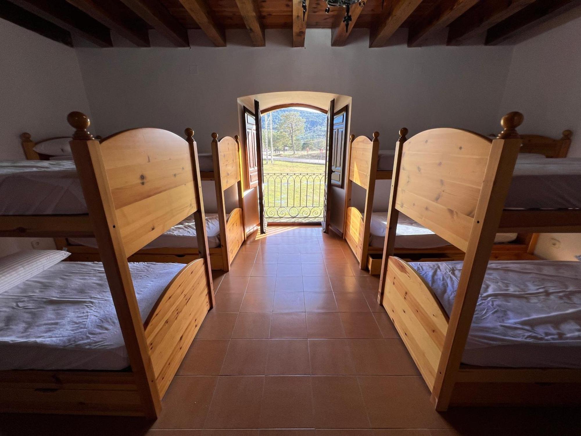 Albergue Pinares - La Casona De Revenga Regumiel de la Sierra Exteriör bild