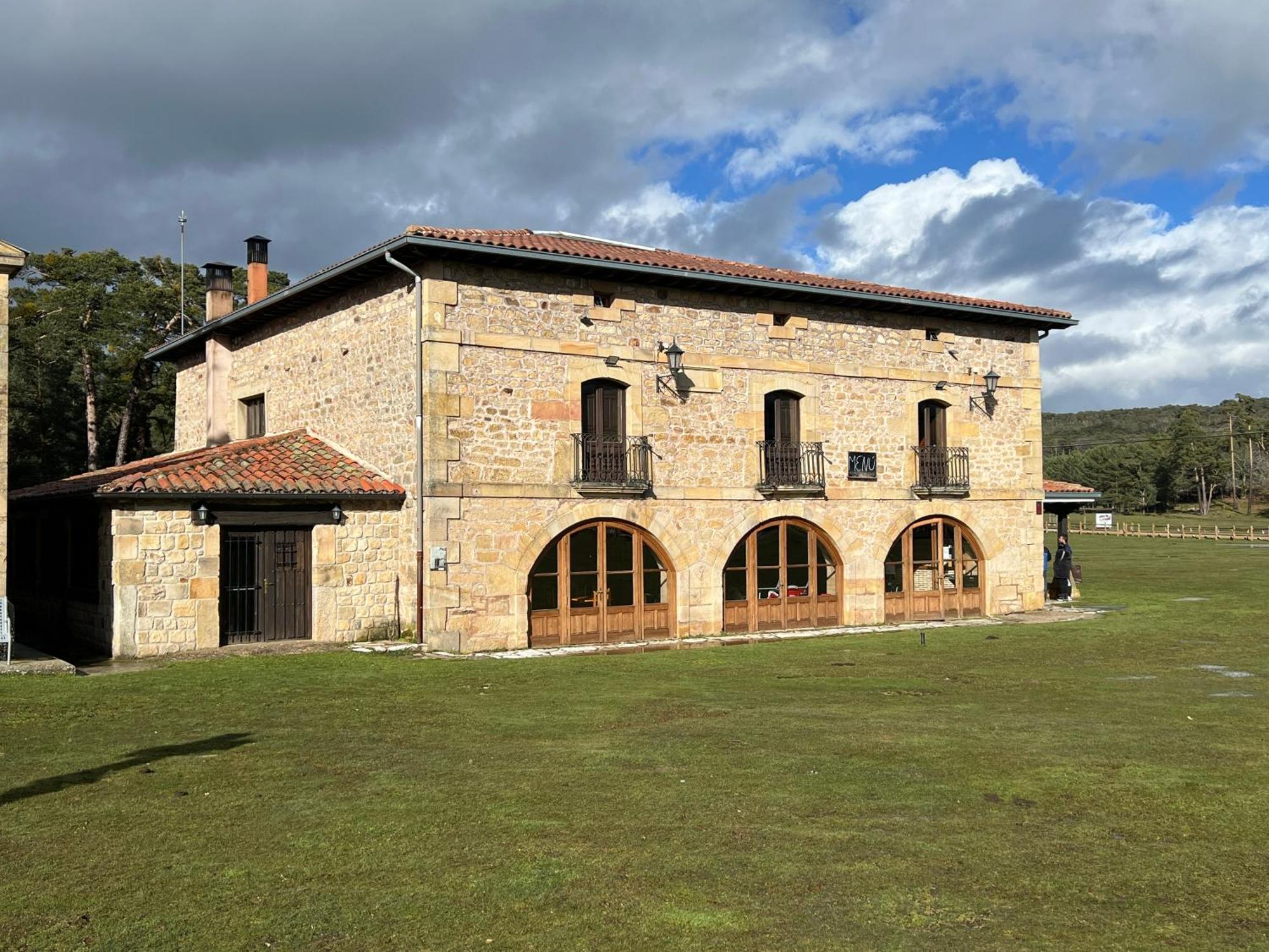 Albergue Pinares - La Casona De Revenga Regumiel de la Sierra Exteriör bild
